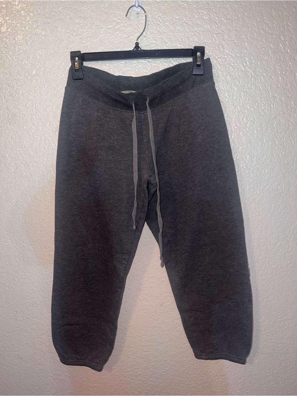 PINK Victoria's Secret Women’s Charcoal Drawstring Capri Joggers